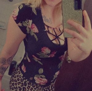 Cute cut flower shirt.